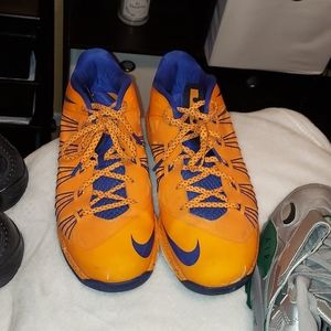 Lebron X lows Knicks